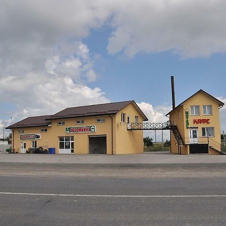 Motel Lutsʼk Exteriör bild