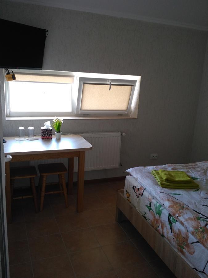 Motel Lutsʼk Exteriör bild